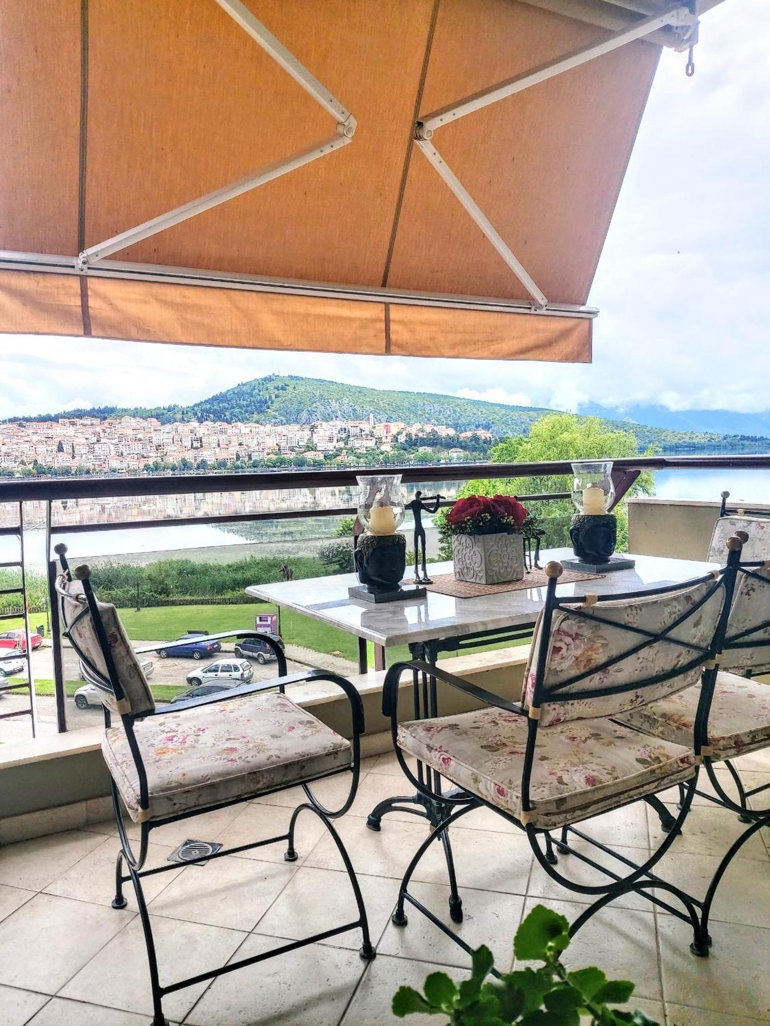 Classic Apartment With Beautiful View Kastoria Luaran gambar